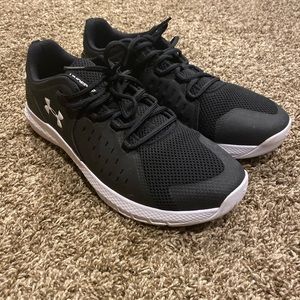 Men’s under armour running shoes